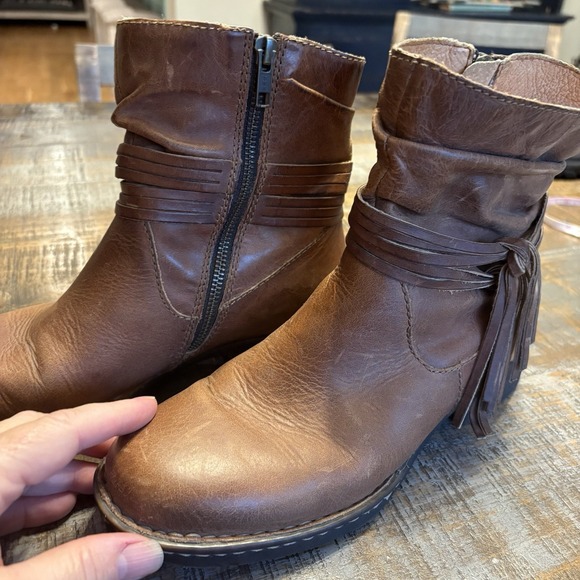 Born Ankle Boots Womens 7.5 Distressed Leather Tassel Fringe Zip Flannel Lined - Picture 7 of 16